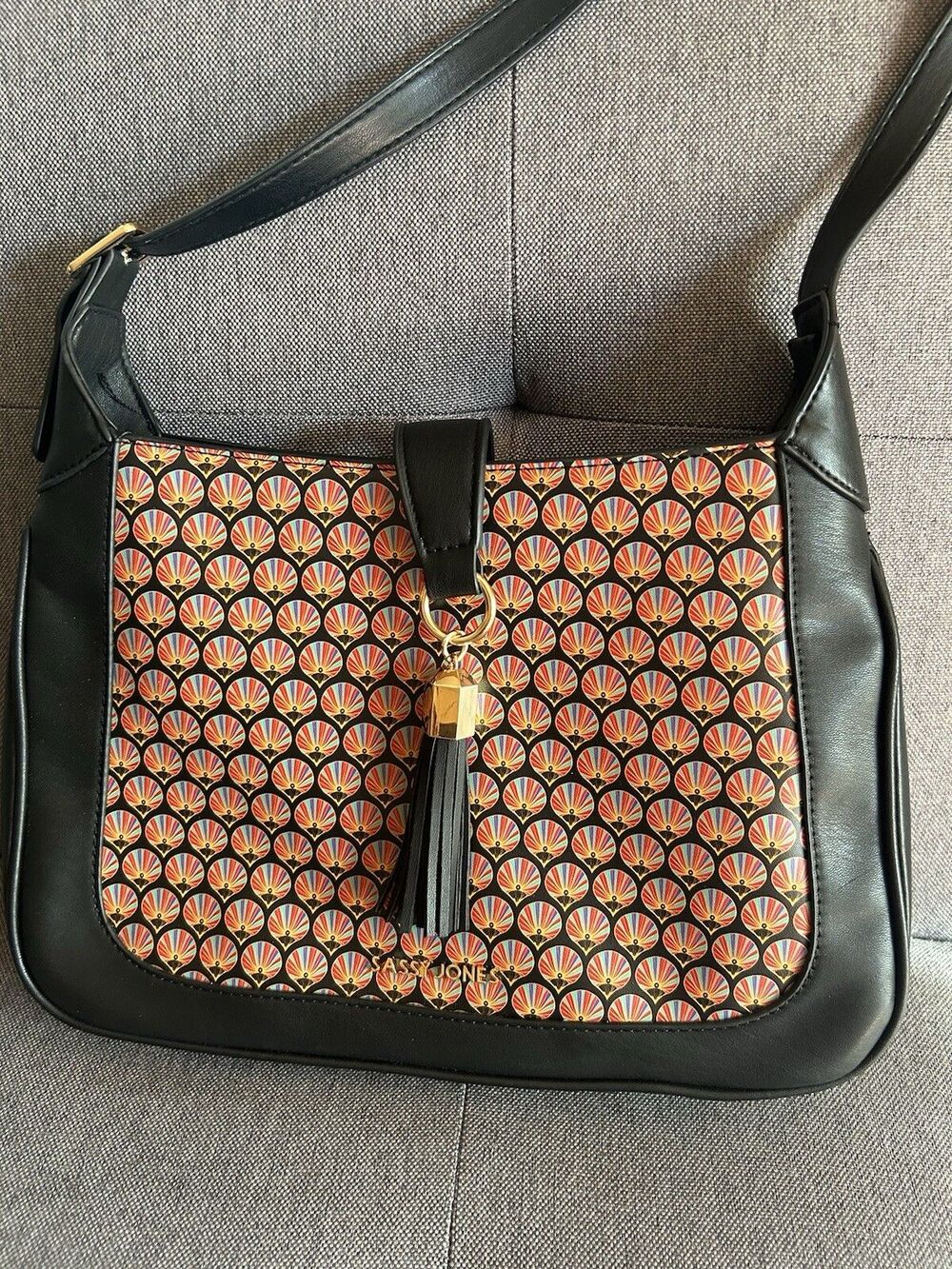 Women Sassy Jones Black Multi Colored Purse Zippers Pocket Art Deco Shoulder Y2K